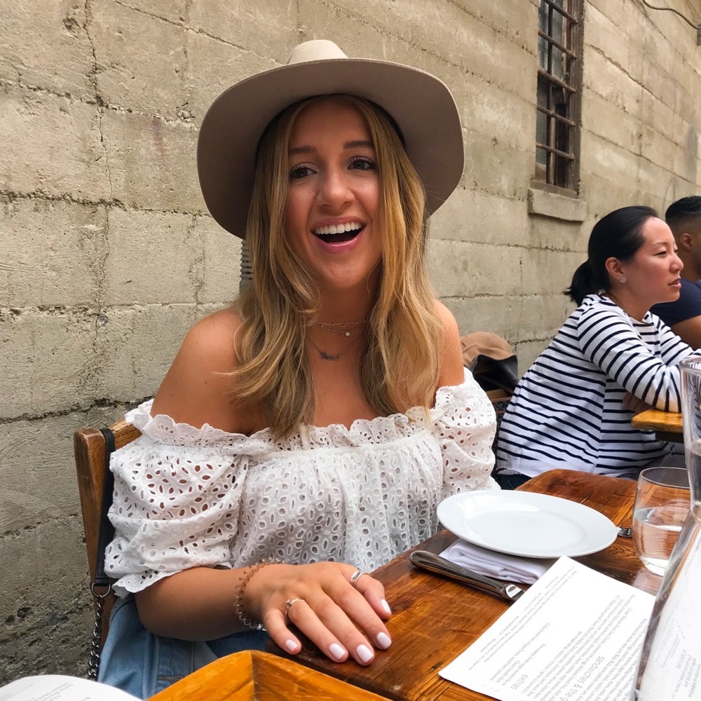 Meet Your Posher, Demi!